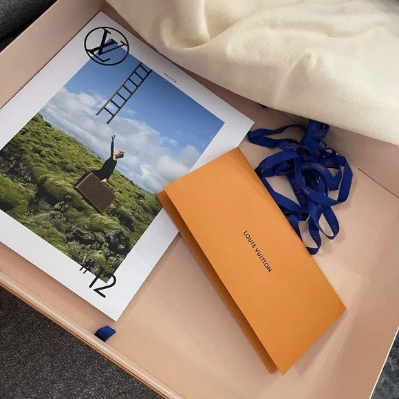 AUTHENTIC BRAND NEW Louis Vuitton Neverful MM and pouch - Picture 13 of 16